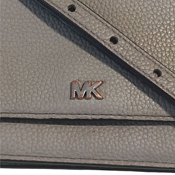 Michael Kors Taupe Pebbled Leather Detachable Adjustable Strap Crossbody - Picture 6 of 16